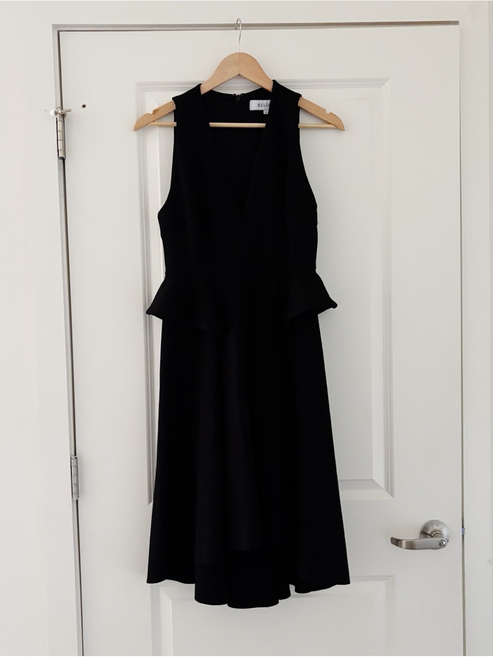 Elliatt Rapture Ruffle Midi Dress Classic Formal Large - Picture 3 of 6